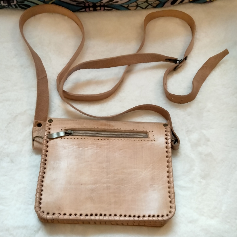 Hand-tooled vintage leather crossbody bag boho 1970s style - Picture 4 of 8